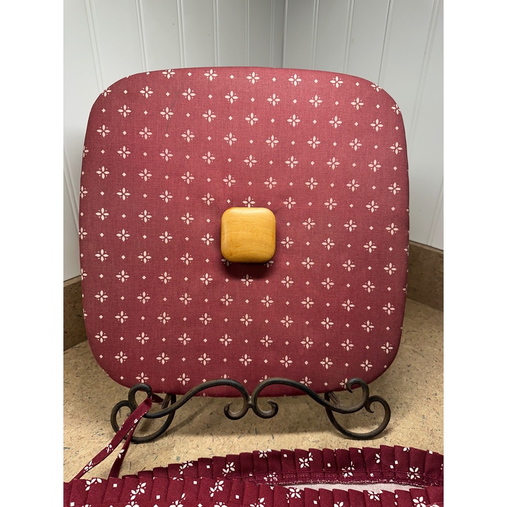 Longaberger Cake Basket Liner and Padded Lid Set in Heritage Red Pattern